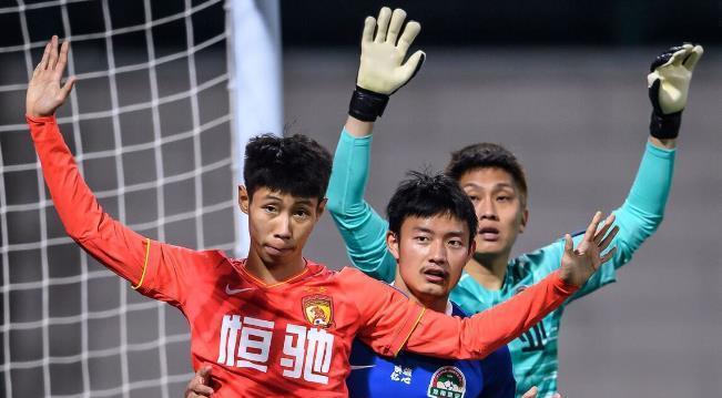 喜讯！中国锋霸斩获加盟西甲球队的首个助攻，未来有望成新武磊(1)