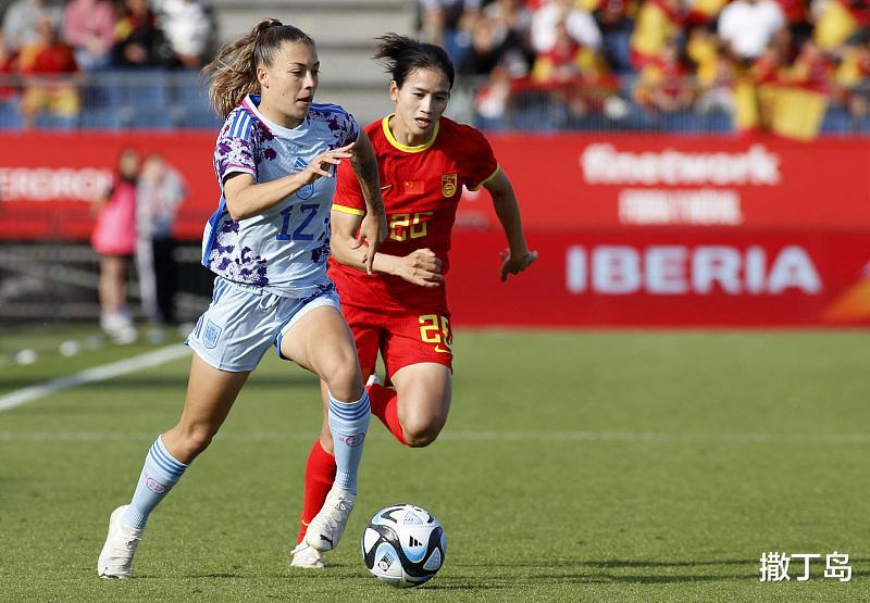 中国女足0比3西班牙评分：一将高分两人不及格，中前卫不尽人意(2)