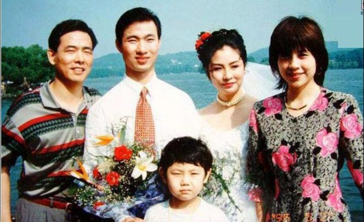 乒乓教父蔡振华娶了一个“没心没肺”的妻子，儿子是当红男星！(12)
