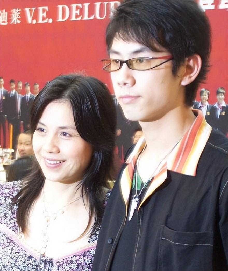 乒乓教父蔡振华娶了一个“没心没肺”的妻子，儿子是当红男星！(15)
