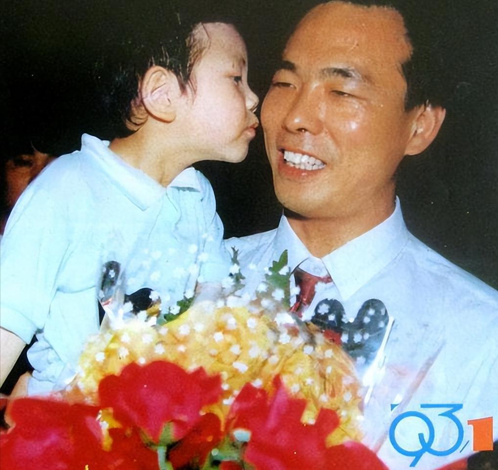 乒乓教父蔡振华娶了一个“没心没肺”的妻子，儿子是当红男星！(18)