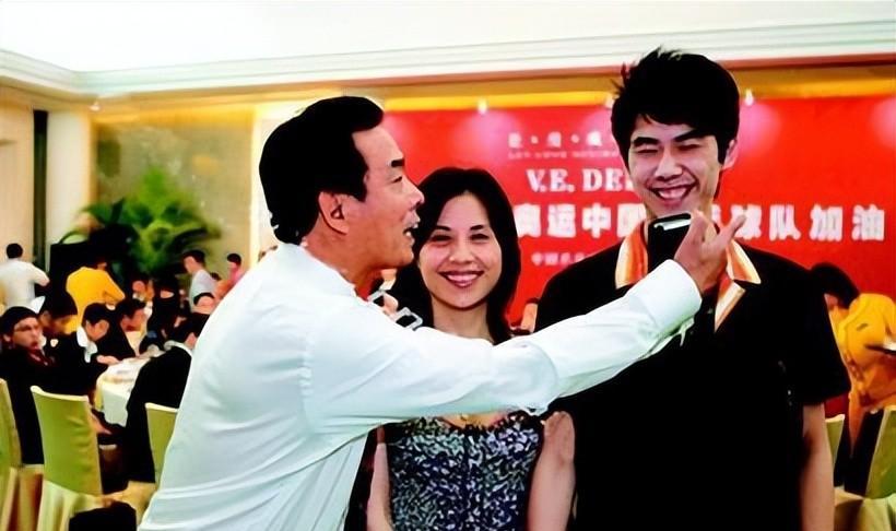 乒乓教父蔡振华娶了一个“没心没肺”的妻子，儿子是当红男星！(19)