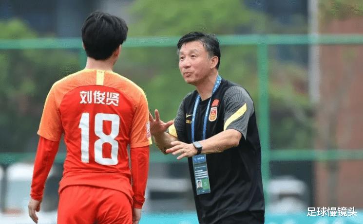1-4！中国队遭逆转，连送2个点球，8场不胜创耻辱，将PK越南队(1)