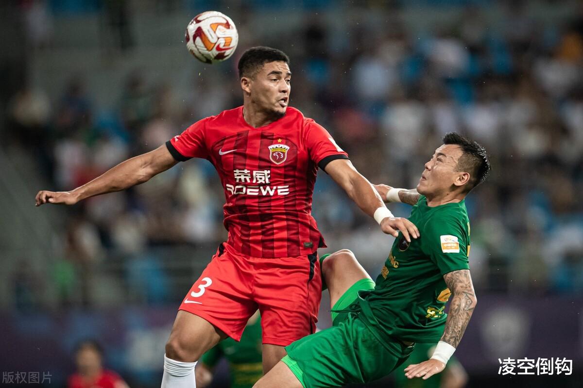 刺激，2-1上海海港爆发，掀翻上赛季季军，反超上海申花升至第1