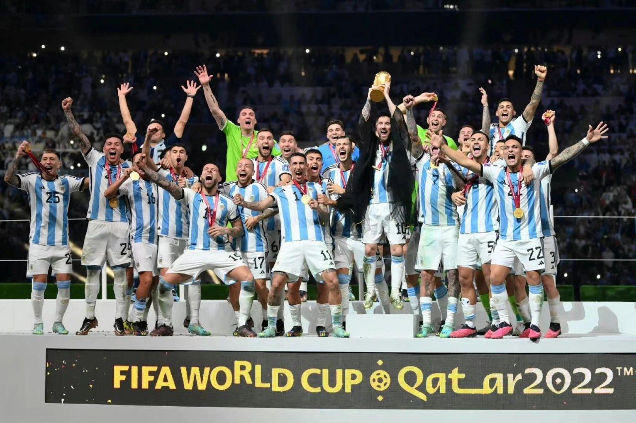 赛点之王！梅西队友2次点球2夺冠军，阿根廷世界杯冠军+欧联杯冠军(5)
