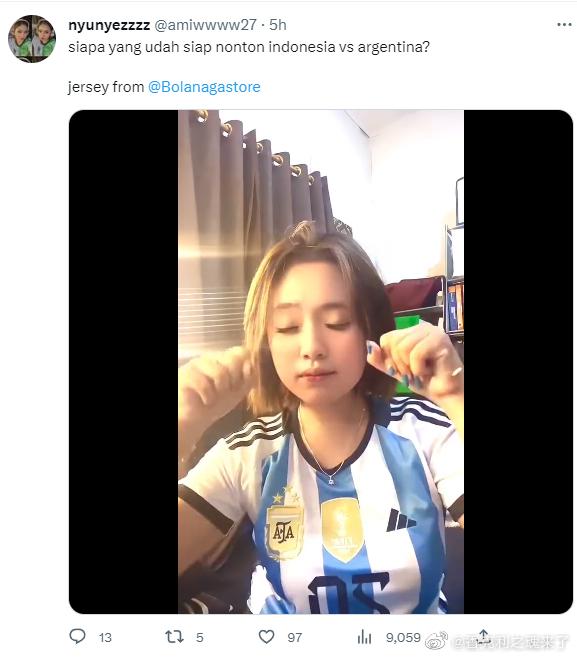 一位印尼的利物浦和阿根廷双料女球迷的展示 ​​​(7)