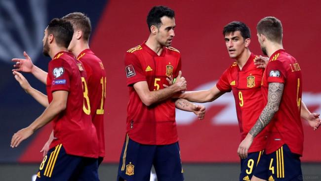 米克尔·奥亚萨瓦尔：西班牙足球界的新生代天才，进球如数家珍，战术智慧备受尊重！(7)