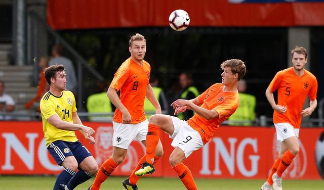 荷兰U21力争击败东道主格鲁吉亚U21才有机会晋级！(2)