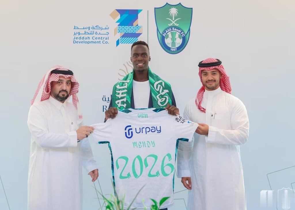 足球：吉达国民官宣门迪加盟

沙特联俱乐部吉达国民官方宣布，从切尔西签下31岁门(2)