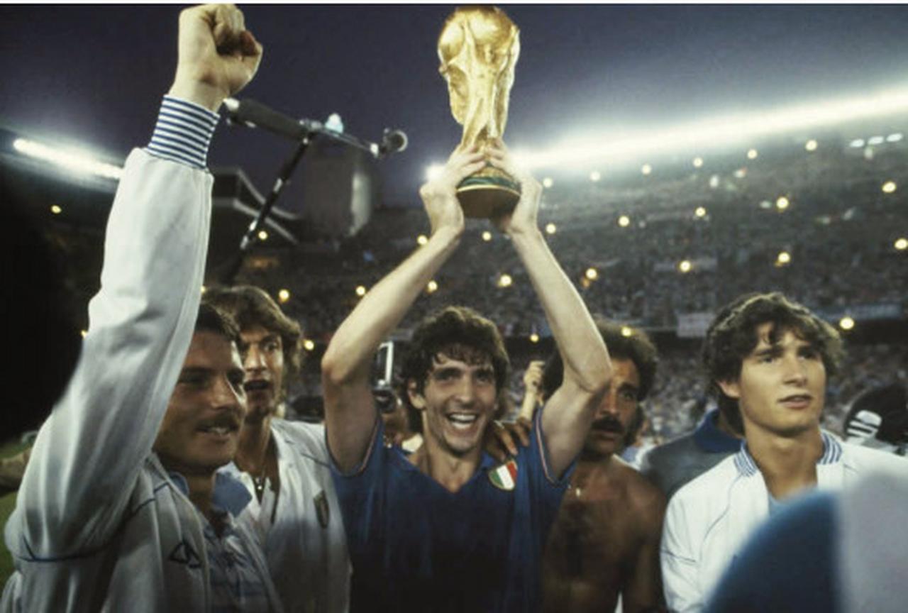 1982年的今天7月11日，意大利队在西班牙马德里举行的第12届世界杯决赛上3: