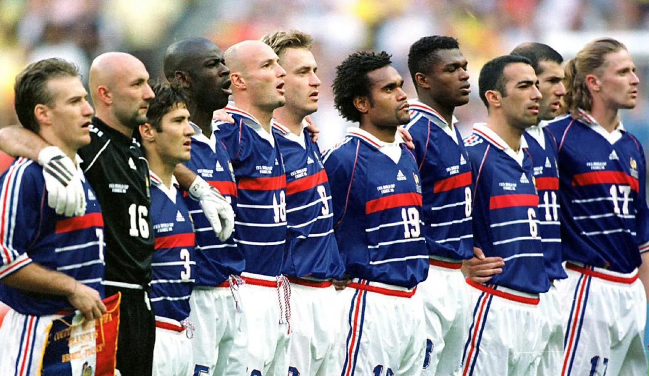 岁月如梭，法国队98世界杯夺冠已经过去了25年。为了庆祝这个重要的日子，齐达内组(2)