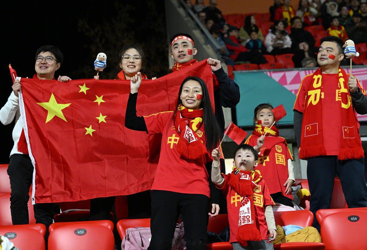 【】今晚，在澳大利亚阿德莱德举行的2023年国际足联女足世界杯D组小组赛中，中国(3)