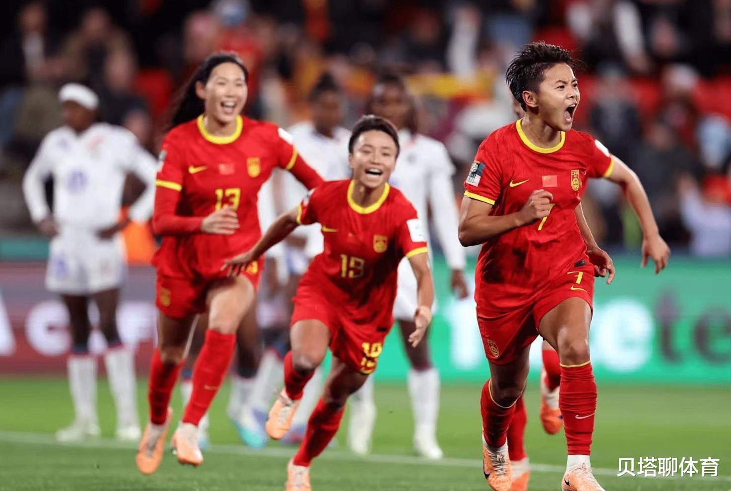 京媒名嘴：中国女足遭遇6次误判！世界杯主裁判和VAR，都得回家(2)