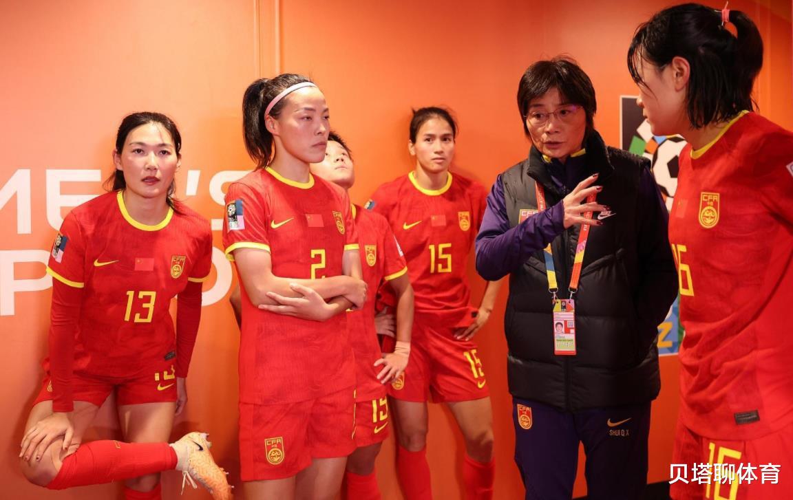 京媒名嘴：中国女足遭遇6次误判！世界杯主裁判和VAR，都得回家(3)