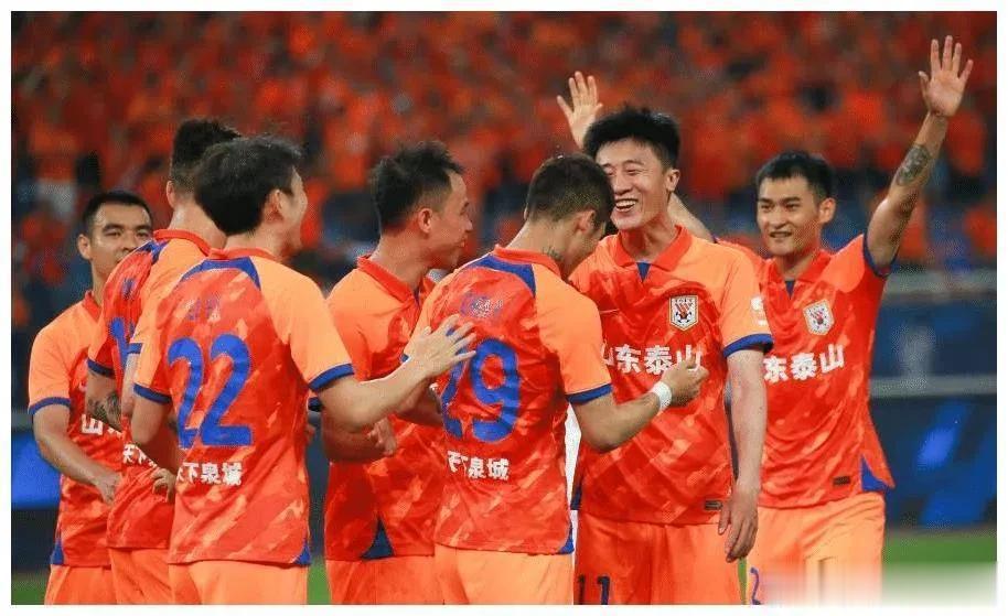 山东泰山主场3比0大胜北京国安，引发以下两点连锁反应。
1、北京国安足协杯夺冠没(7)