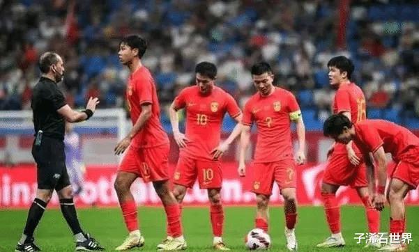 上午9点! 韩国媒体再现争议言论: 中国足球成大笑话, 球迷吐槽声一片(4)