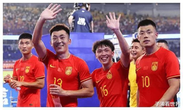 上午9点! 韩国媒体再现争议言论: 中国足球成大笑话, 球迷吐槽声一片(5)