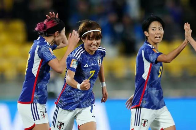 亚运女足决赛：锋芒毕露，朝鲜女足冲刺日本(2)