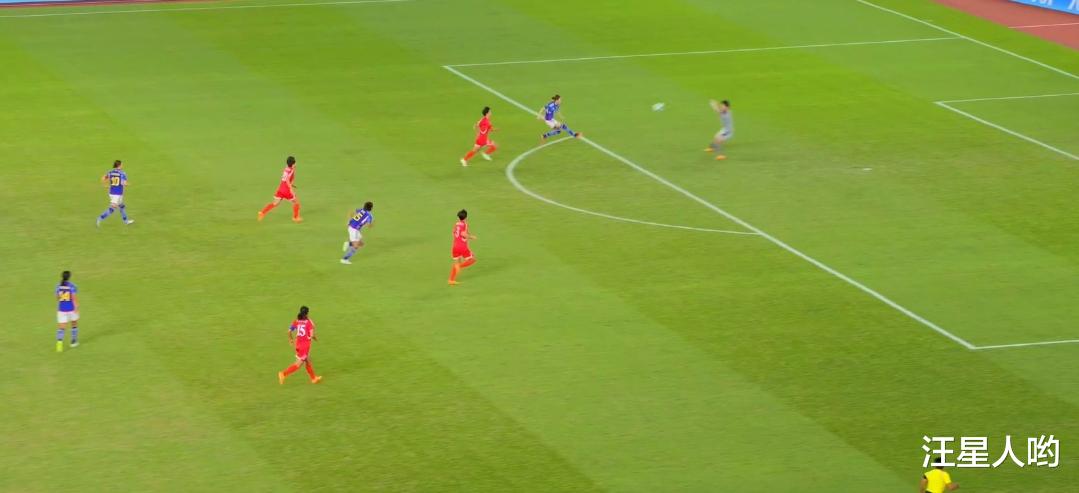 1-1！朝鲜女足太猛了，将日本队按在地上摩擦，美女球迷感动落泪(5)