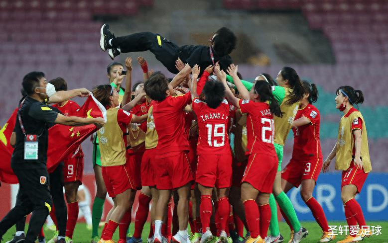 伟大6-0！中国女足双子星踢疯了，狂造2球，帮助凯尔特人9战全胜(3)