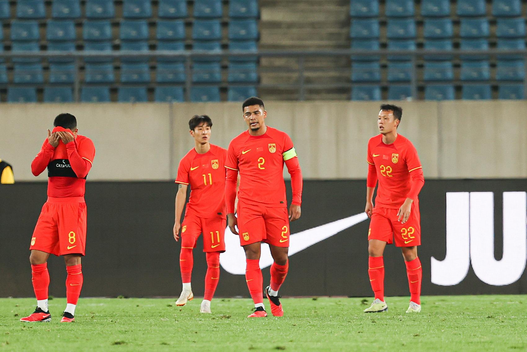 最后15分钟连丢两球，中国男足遭乌兹别克斯坦队逆转(1)