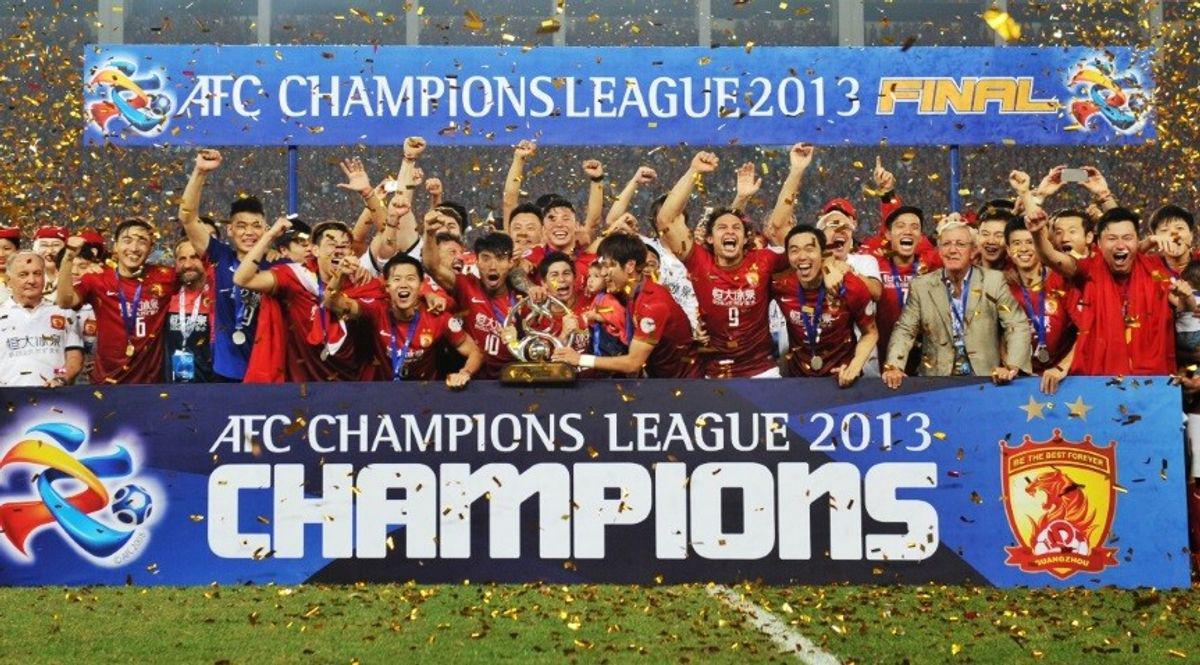 【足历11·9】广州恒大3年内两夺亚冠冠军，世俱杯与拜仁巴萨交手(2)