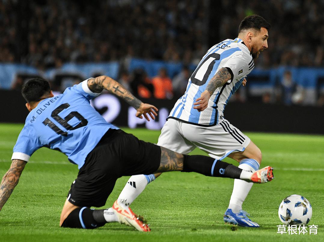 世预赛南美区积分榜：阿根廷0-2仍领跑，巴西1-2三场不胜跌至第5(2)