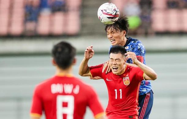正式官宣，中国男足决战韩国开球时间敲定，颜骏凌王大雷2选1(2)