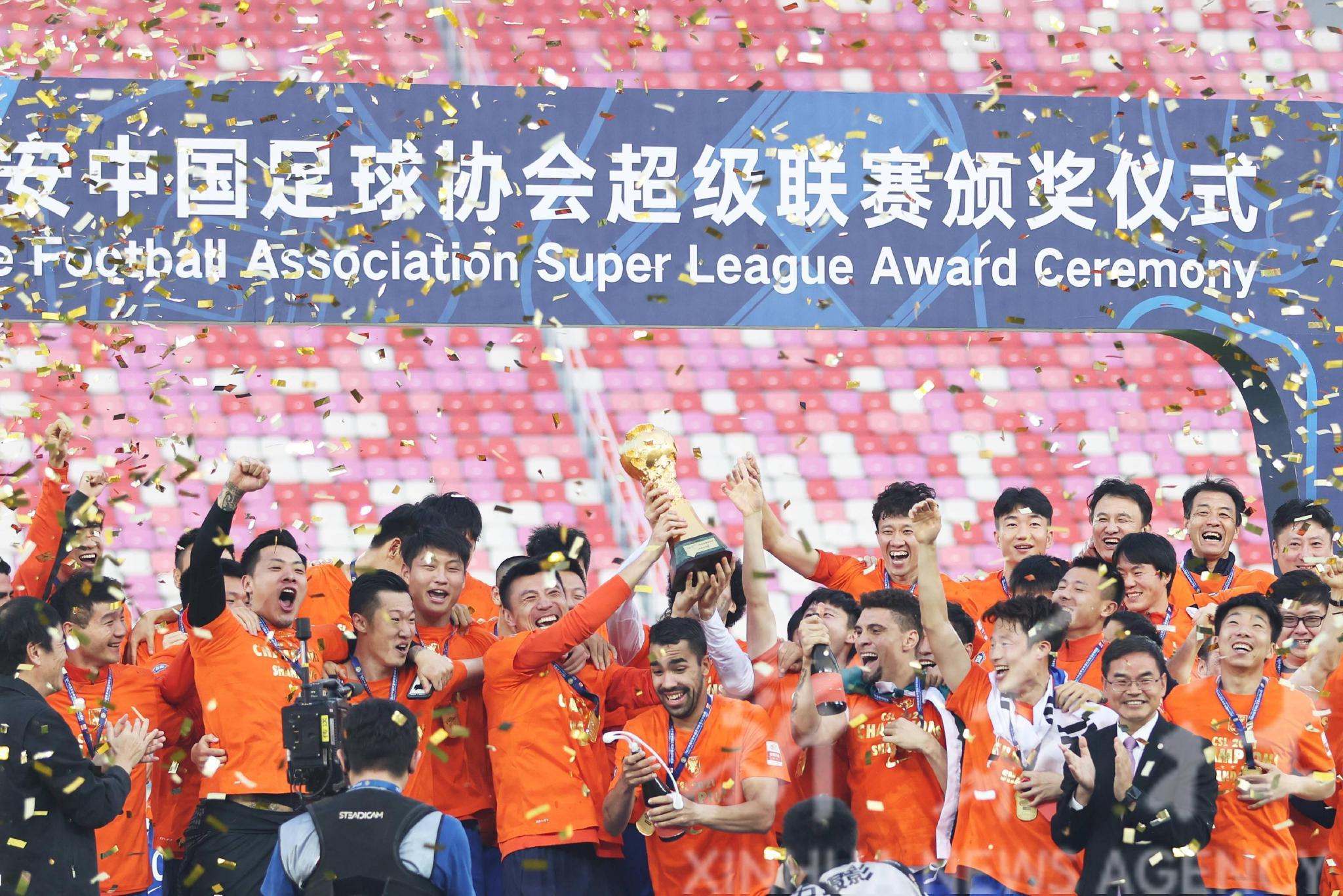 从巅峰到低谷，中超联赛赞助商仅剩四家，中国足球路在何方？