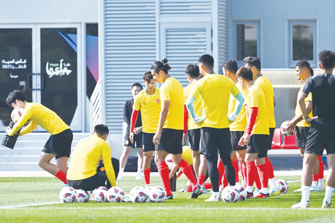 中国男足今晚亮相亚洲杯,扬科维奇:我们足够了解对手,对手也足够了解我们