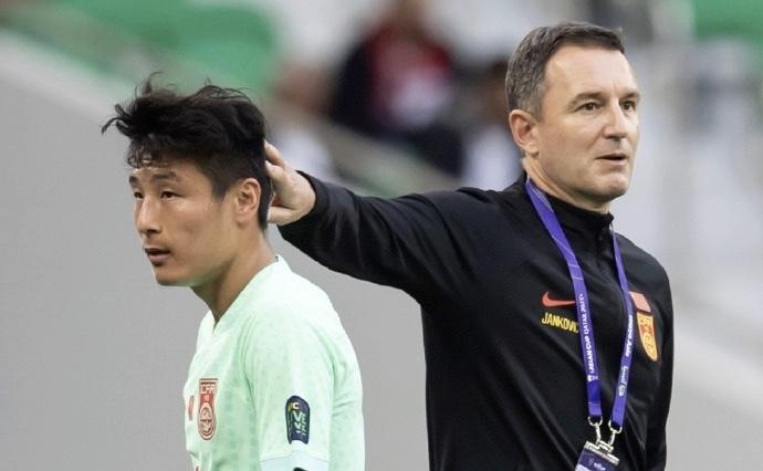 武磊赛后道歉：中国足球让球迷失望了！3场0球因亚洲杯弱旅都在提高(3)