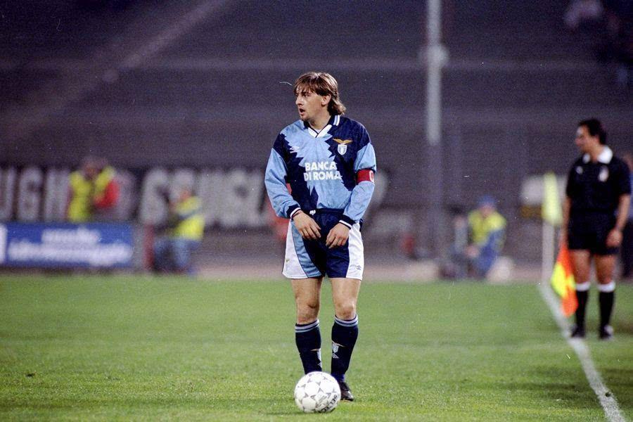 意大利足球90年代十大前锋，排名不分先后，开启了九号半的时代(4)
