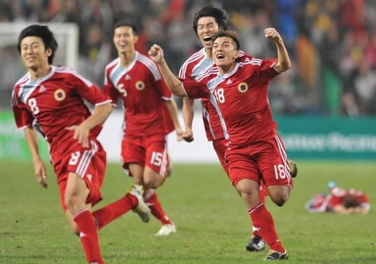 3/21足球精彩赛事：中国香港vs乌兹别克斯 新加坡vs中国男足，中国男足加油。