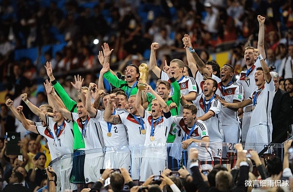 德国足球的球衣 为什么不是国旗上的颜色？让我们探讨它的前世今生(5)