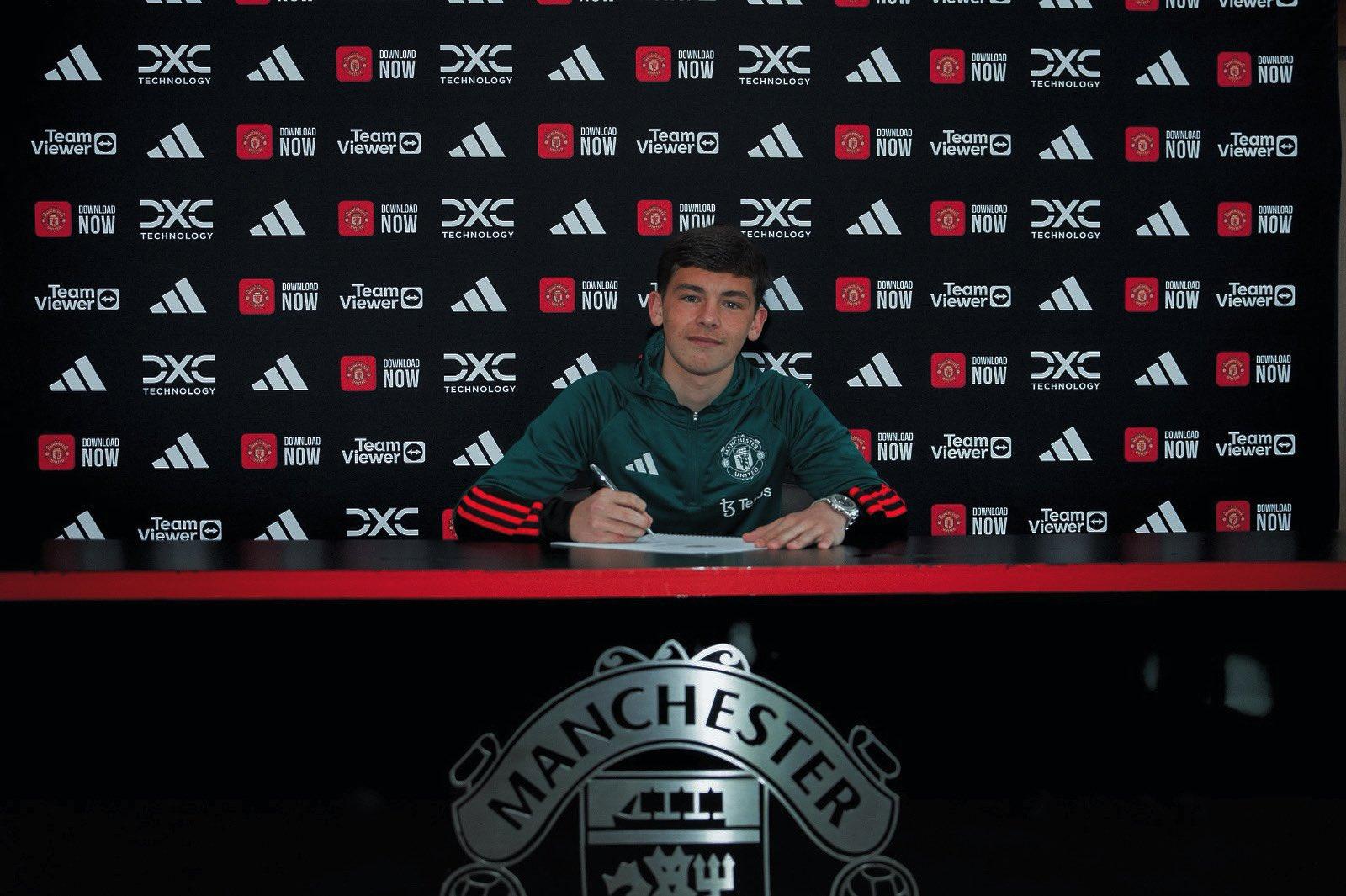 官方：17岁小将谢伊-莱西和曼联签下首份职业合同