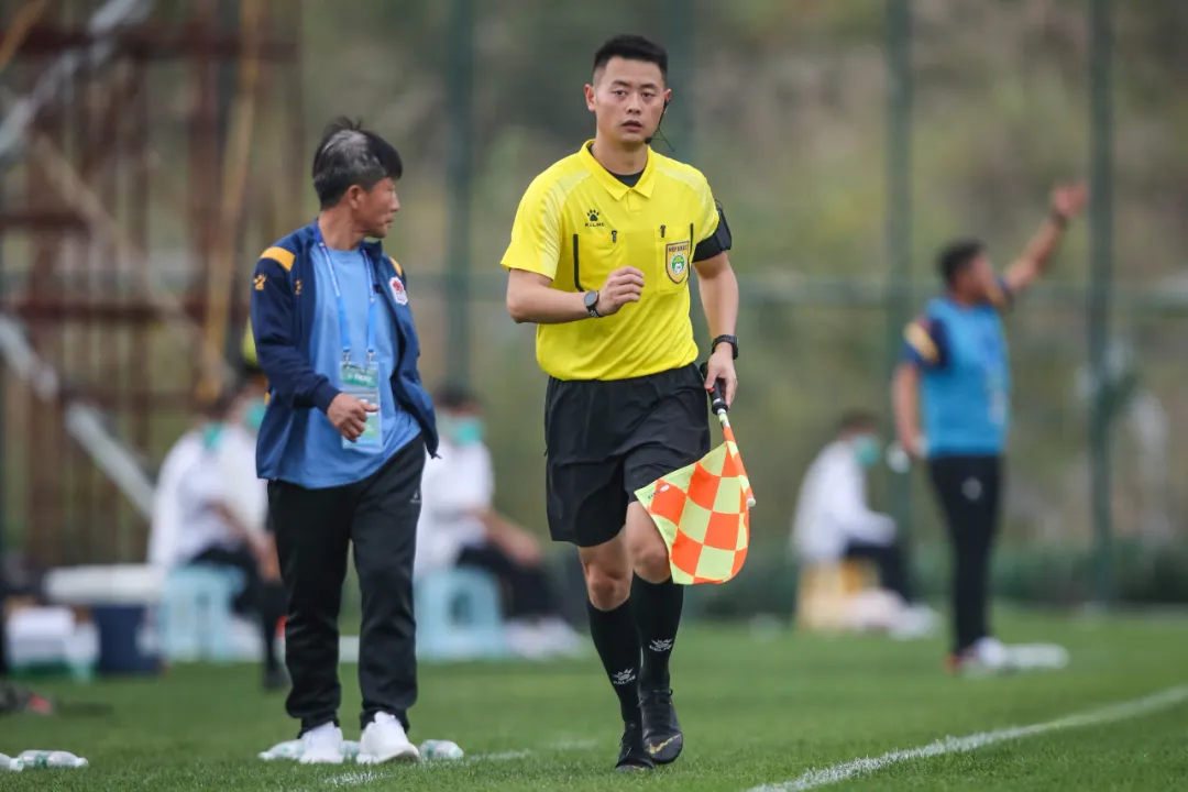 贵州多名裁判将执裁2024职业足球联赛(5)