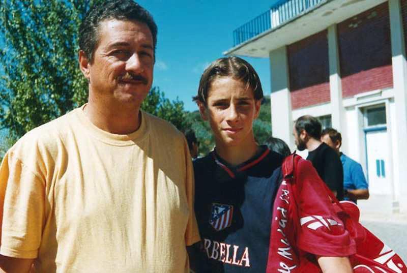R.I.P.托雷斯父亲在马德里去世，曾是“金童”的足球启蒙(1)